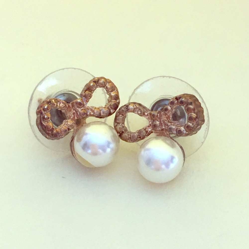 Cute earring 🎀🎀